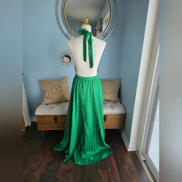 L'IDÉE Green Renaissance Gown - Picture 3 of 8